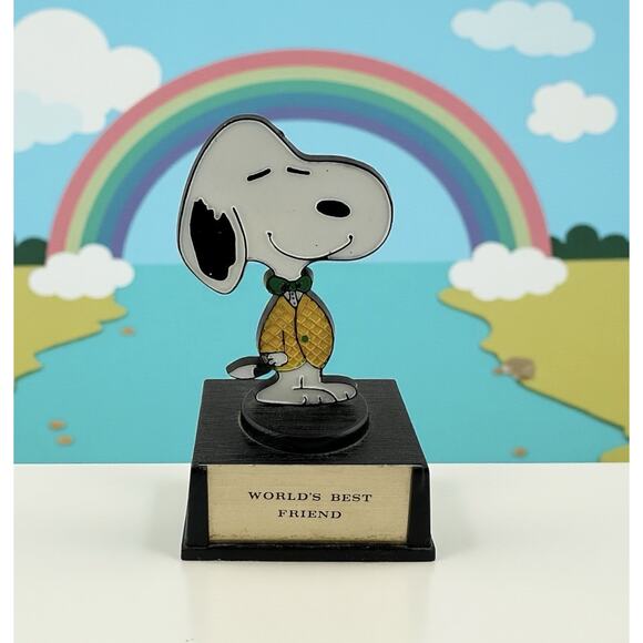 1970 Aviva Peanuts Snoopy " World's Best Friend " Trophy 4.5" Hand Painted - Picture 1 of 9
